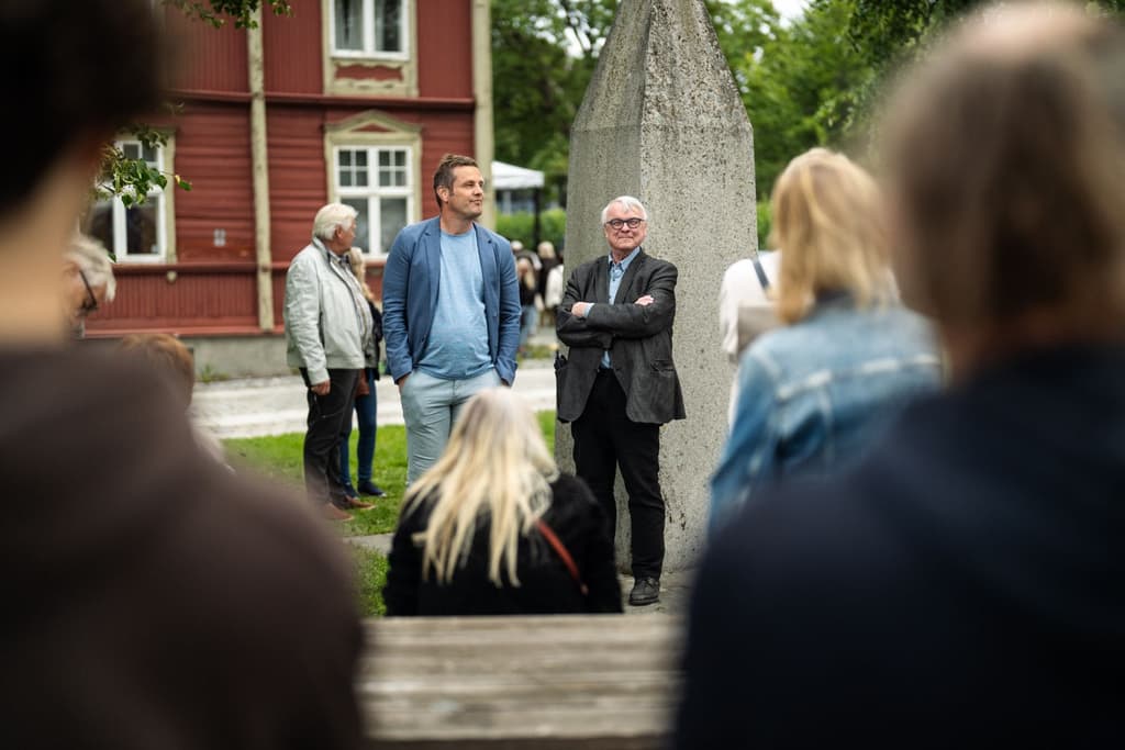 Arman Vestad og Terje Bratberg foran publikum